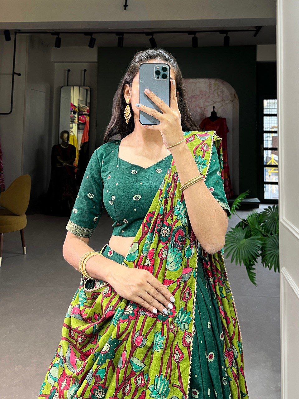 πΈ Blossom Boldly: Radiate Charm in Floral Printed Lehengas πΈ